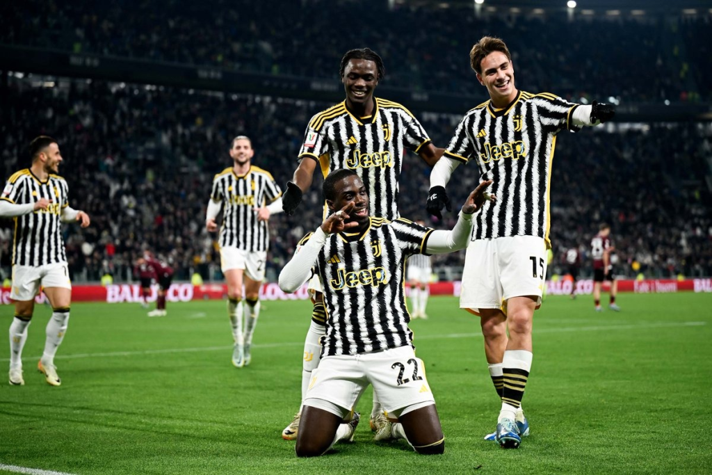 Hành động cấp bách của Juventus khi cuộc đua Scudetto nóng lên