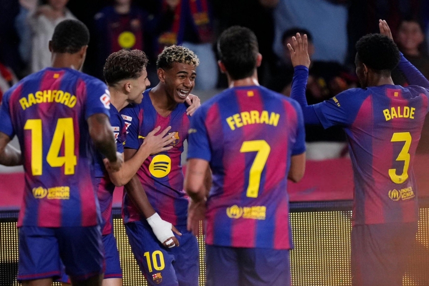 ‘Tuổi 18 của Yamal thật đáng kinh ngạc’