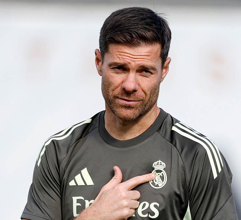 Xabi Alonso hoặc là mạnh tay, hoặc là làm ‘con rối’