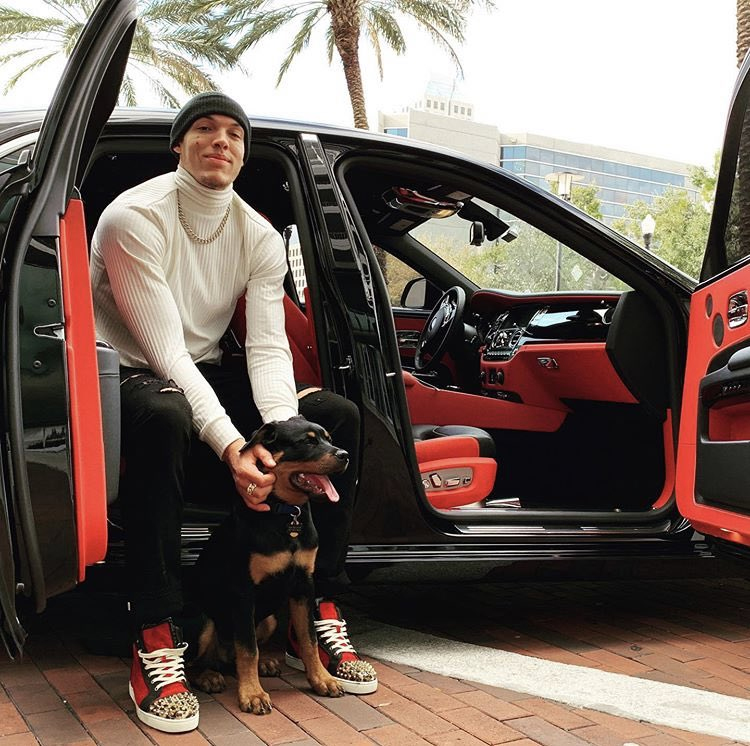 Sao NBA nghỉ thi đấu vô thời hạn vì bị… chó cắn